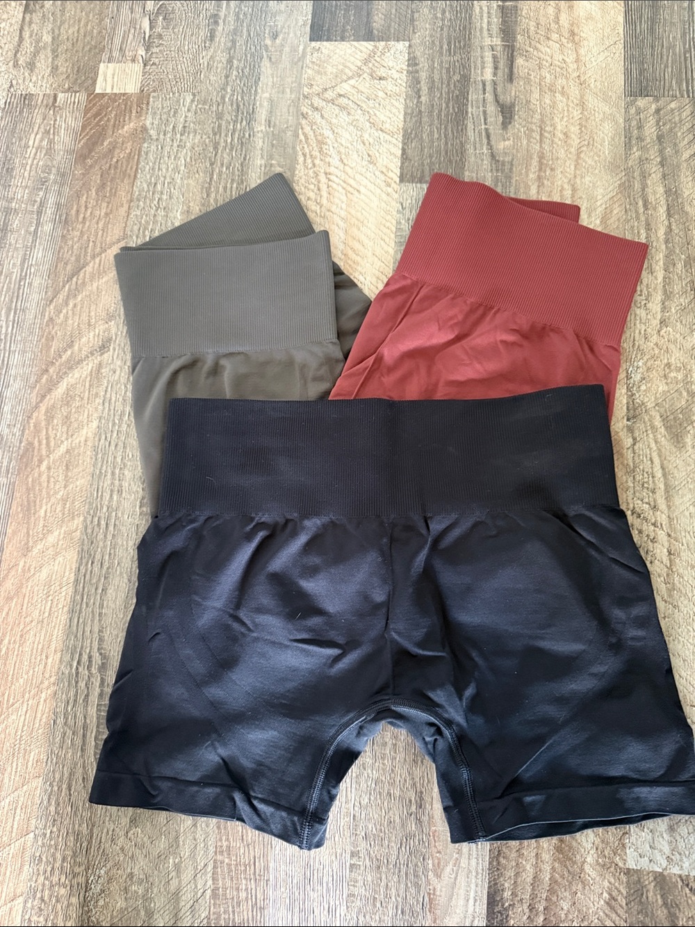 3 pack Gymshark Classic Shorts - Picture 2 of 2